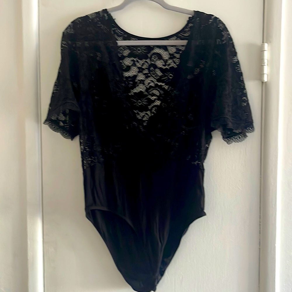 Black short sleeve lace bodysuit